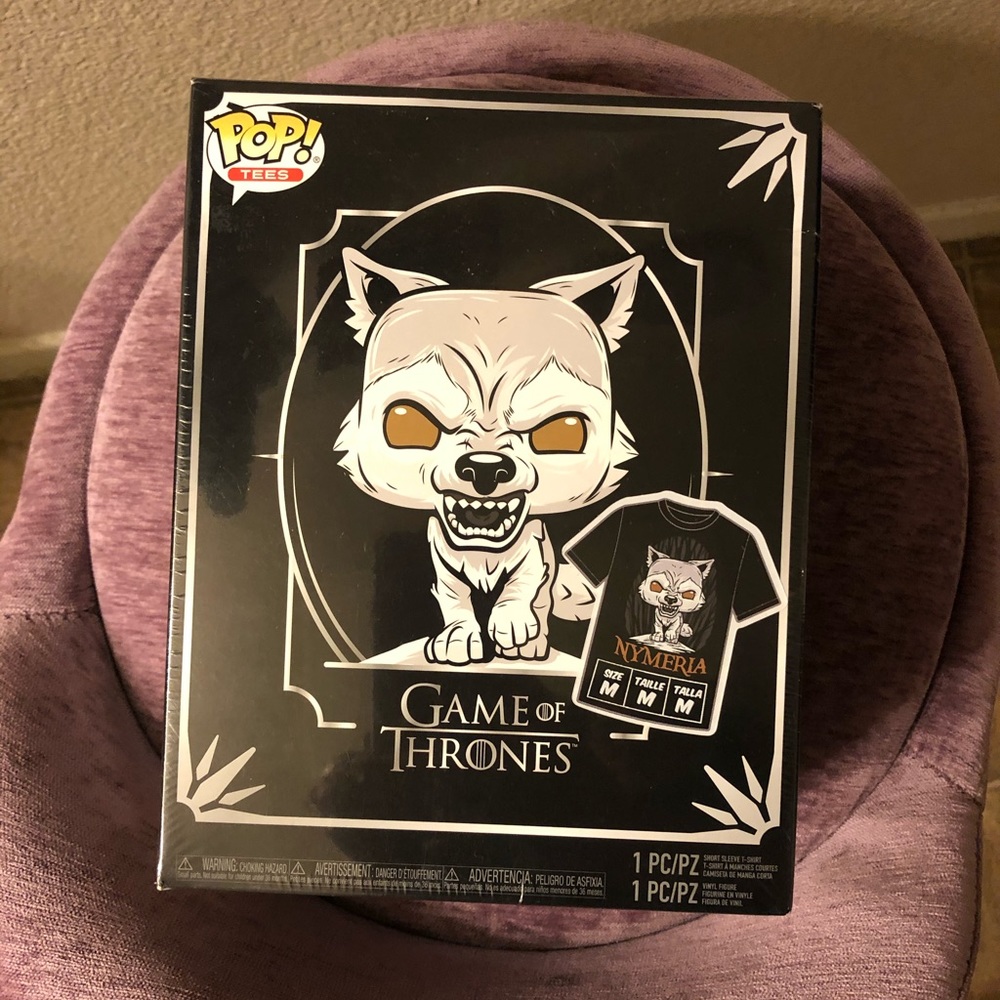 Game of Thrones T-shirt & vinyl figure